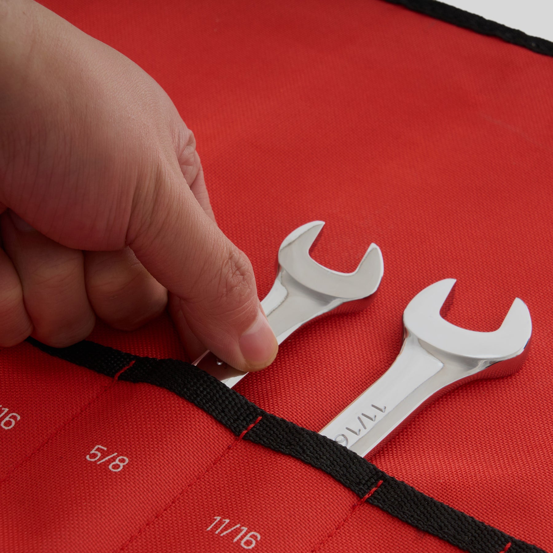 15 Tool SAE Wrench Pouch, Red